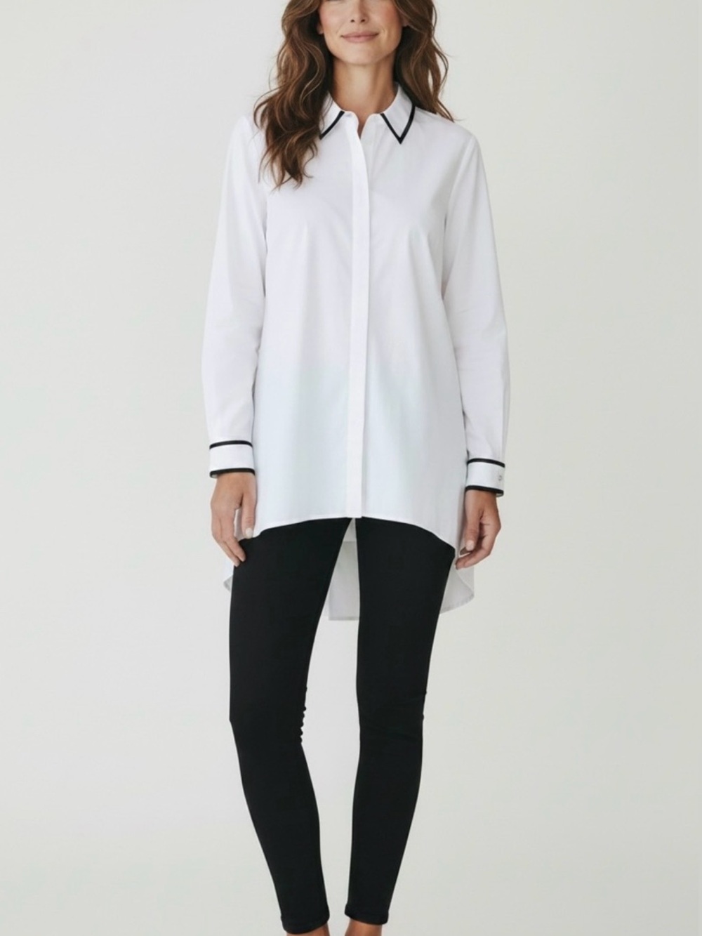 100% Cotton Chico's White Blouse with Black Contrast Trim NWOT - Picture 1 of 7